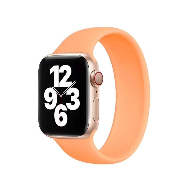 سوار ساعة سيليكون مرن بلون صلب لسلسلة Apple Watch 10 مقاس 42مم / 9 و 8 و 7 مقاس 41مم / SE 3 و SE 2 و 6 و SE و 5 و 4 مقاس 40مم / 3 و 2 و 1 مقاس 38مم، الحجم: L 156مم