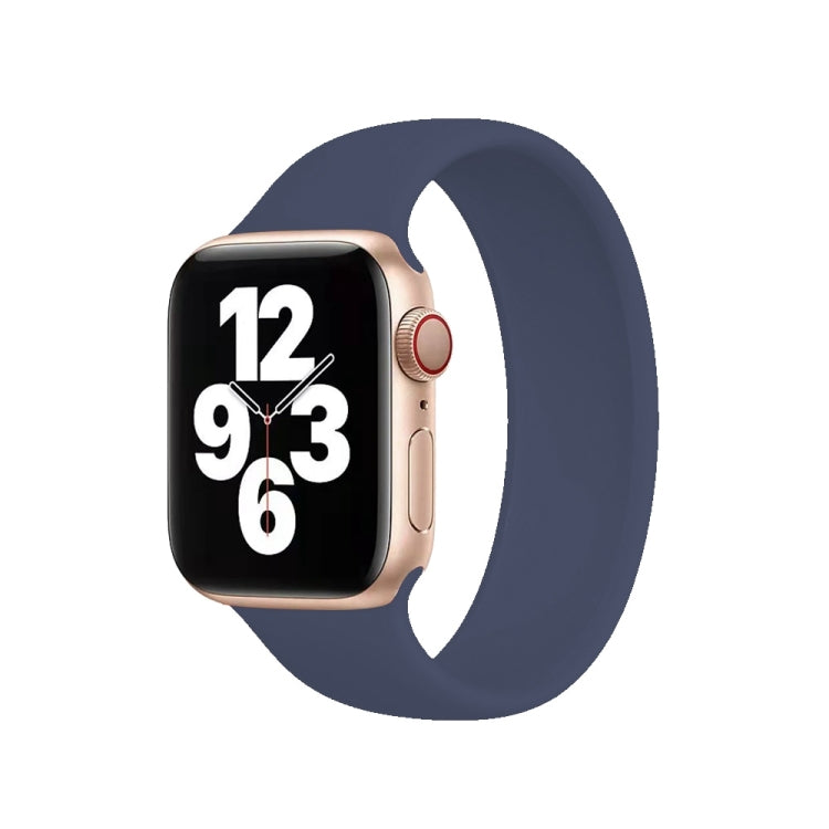 سوار ساعة سيليكون مرن بلون صلب لسلسلة Apple Watch 10 مقاس 42مم / 9 و 8 و 7 مقاس 41مم / SE 3 و SE 2 و 6 و SE و 5 و 4 مقاس 40مم / 3 و 2 و 1 مقاس 38مم، الحجم: L 156مم