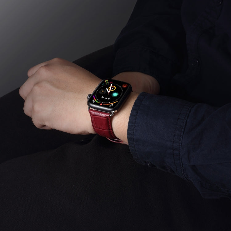 سوار ساعة من جلد البقر بنقشة جلد التمساح Denior لساعة Apple Watch Ultra 49مم وWatch Ultra 2 49مم / السلسلة 10 46مم / 9&8&7 45مم / SE 3&SE 2&6&SE&5&4 44مم / 3&2&1 42مم
