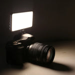 LED011S Pocket 180 مصباح LED احترافي للتدوين المرئي والتصوير الفوتوغرافي مع شاشة OLED وحامل محول حذاء بارد لكاميرات كانون / نيكون DSLR، 180 LED