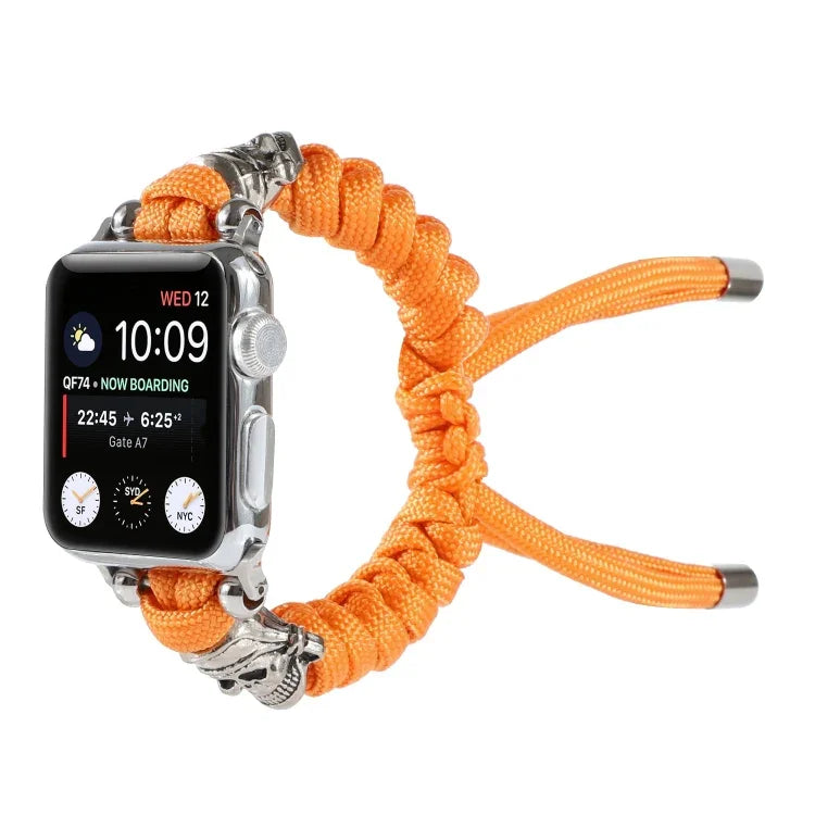 سوار ساعة مضفر بحبل مظلة بنقشة جمجمة، لسلسلة Apple Watch Ultra بمقاس 49مم / السلسلة 8 و 7 بمقاس 45مم / SE 2 و 6 و SE و 5 و 4 بمقاس 44مم / 3 و 2 و 1 بمقاس 42مم، لسلسلة Apple Watch 8 و 7 بمقاس 41مم / SE 2 و 6 و SE و 5 و 4 بمقاس 40مم / 3 و 2 و 1 بمقاس 38مم