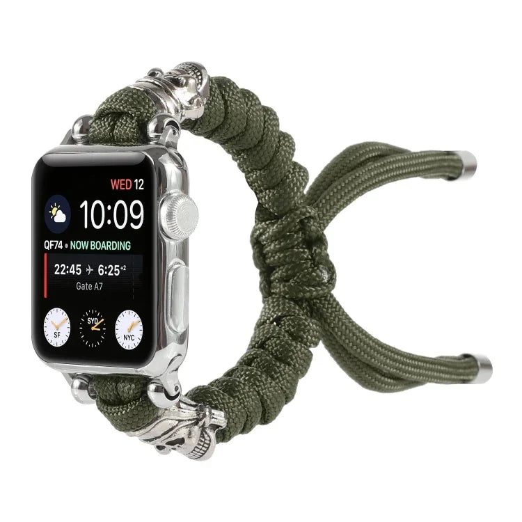سوار ساعة مضفر بحبل مظلة بنقشة جمجمة، لسلسلة Apple Watch Ultra بمقاس 49مم / السلسلة 8 و 7 بمقاس 45مم / SE 2 و 6 و SE و 5 و 4 بمقاس 44مم / 3 و 2 و 1 بمقاس 42مم، لسلسلة Apple Watch 8 و 7 بمقاس 41مم / SE 2 و 6 و SE و 5 و 4 بمقاس 40مم / 3 و 2 و 1 بمقاس 38مم