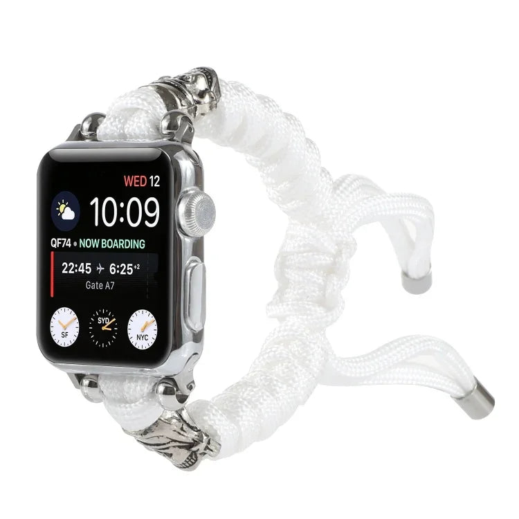 سوار ساعة مضفر بحبل مظلة بنقشة جمجمة، لسلسلة Apple Watch Ultra بمقاس 49مم / السلسلة 8 و 7 بمقاس 45مم / SE 2 و 6 و SE و 5 و 4 بمقاس 44مم / 3 و 2 و 1 بمقاس 42مم، لسلسلة Apple Watch 8 و 7 بمقاس 41مم / SE 2 و 6 و SE و 5 و 4 بمقاس 40مم / 3 و 2 و 1 بمقاس 38مم