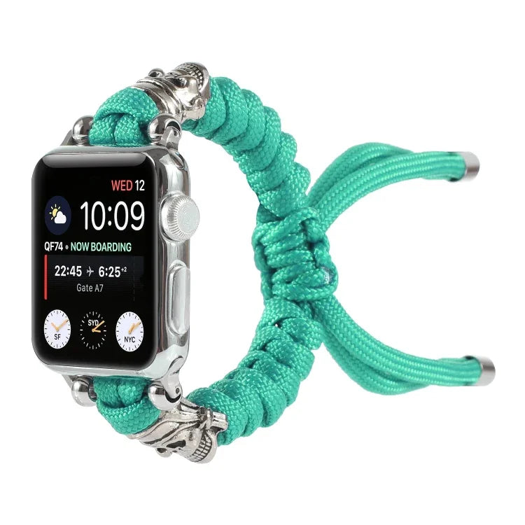 سوار ساعة مضفر بحبل مظلة بنقشة جمجمة، لسلسلة Apple Watch Ultra بمقاس 49مم / السلسلة 8 و 7 بمقاس 45مم / SE 2 و 6 و SE و 5 و 4 بمقاس 44مم / 3 و 2 و 1 بمقاس 42مم، لسلسلة Apple Watch 8 و 7 بمقاس 41مم / SE 2 و 6 و SE و 5 و 4 بمقاس 40مم / 3 و 2 و 1 بمقاس 38مم