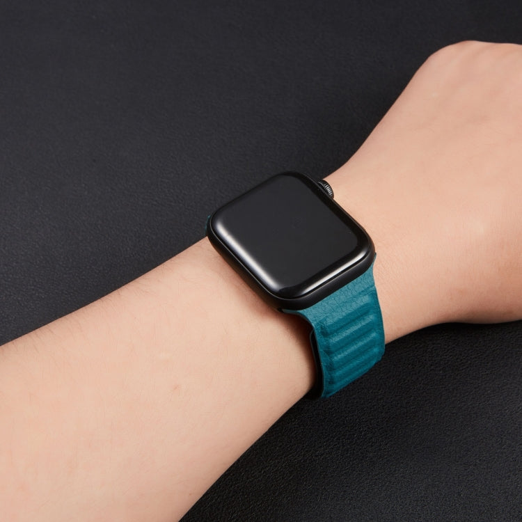 سوار ساعة من الجلد بحلقة متداخلة لسلسلة Apple Watch 6 و SE و 5 و 4 مقاس 44مم / 3 و 2 و 1 مقاس 42مم، لسلسلة Apple Watch 7 مقاس 45مم / 6 و SE و 5 و 4 مقاس 44مم / 3 و 2 و 1 مقاس 42مم