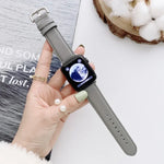 أساور ساعة قابلة للاستبدال بنمط إبزيم حرف D وملمس ناعم لسلسلة Apple Watch 6 و SE و 5 و 4 مقاس 44مم / 3 و 2 و 1 مقاس 42مم