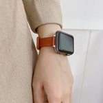 سوار ساعة من الجلد الطبيعي مع إبزيم مزدوج المسامير لسلسلة Apple Watch، 7 مقاس 45مم / 6 و SE و 5 و 4 مقاس 44مم / 3 و 2 و 1 مقاس 42مم، 7 مقاس 41مم / 6 و SE و 5 و 4 مقاس 40مم / 3 و 2 و 1 مقاس 38مم