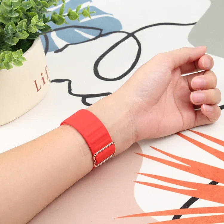 سوار ساعة بديل من السيليكون مع إبزيم كلمة يابانية لسلسلة Apple Watch، 7 45مم / 6 و SE و 5 و 4 44مم / 3 و 2 و 1 42مم، 7 41مم / 6 و SE و 5 و 4 40مم / 3 و 2 و 1 38مم