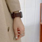 سوار ساعة بديل من الجلد الرجعي مع إبزيم بشكل 8 لسلسلة Apple Watch، 7 مقاس 41مم / 6 و SE و 5 و 4 مقاس 40مم / 3 و 2 و 1 مقاس 38مم، 7 مقاس 45مم / 6 و SE و 5 و 4 مقاس 44مم / 3 و 2 و 1 مقاس 42مم