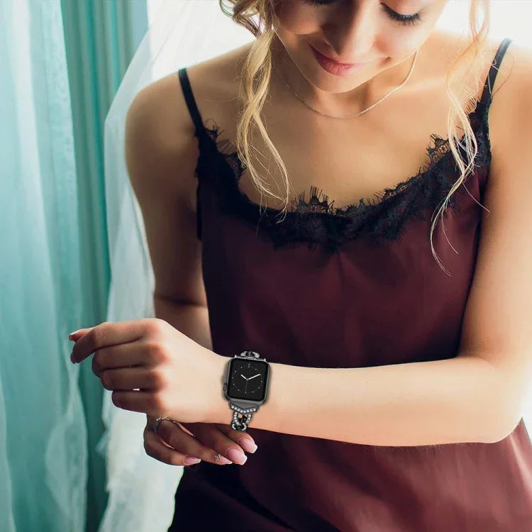 سوار ساعة بديل من الفولاذ المقاوم للصدأ الماسي لسلسلة Apple Watch، 7 بحجم 41مم / 6 و SE و 5 و 4 بحجم 40مم / 3 و 2 و 1 بحجم 38مم، 7 بحجم 45مم / 6 و SE و 5 و 4 بحجم 44مم / 3 و 2 و 1 بحجم 42مم