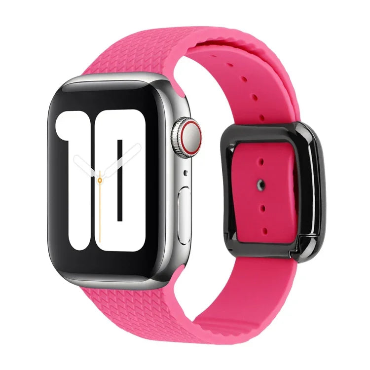 سوار ساعة سيليكون بإبزيم أسود لسلسلة Apple Watch، 7 بقياس 45مم / 6&SE&5&4 بقياس 44مم / 3&2&1 بقياس 42مم