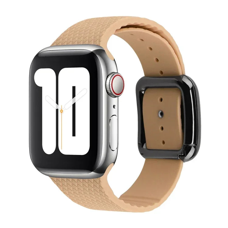 سوار ساعة سيليكون بإبزيم أسود لسلسلة Apple Watch، 7 بقياس 45مم / 6&SE&5&4 بقياس 44مم / 3&2&1 بقياس 42مم