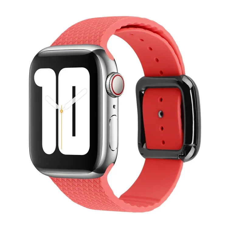 سوار ساعة سيليكون بإبزيم أسود لسلسلة Apple Watch، 7 بقياس 45مم / 6&SE&5&4 بقياس 44مم / 3&2&1 بقياس 42مم