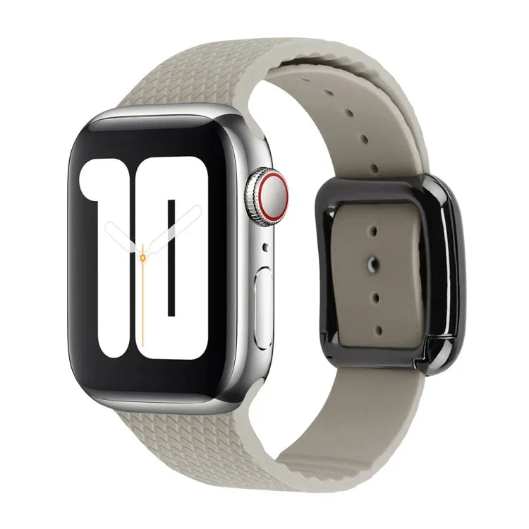 سوار ساعة سيليكون بإبزيم أسود لسلسلة Apple Watch، 7 بقياس 45مم / 6&SE&5&4 بقياس 44مم / 3&2&1 بقياس 42مم