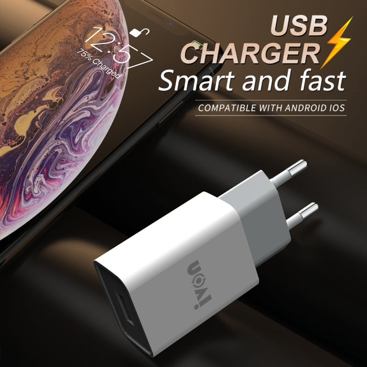 شاحن سفر IVON AD-33 2 في 1 بمنفذ USB واحد 2.1A + كابل بيانات USB إلى USB-C / Type-C بطول 1 متر، قابس الاتحاد الأوروبي، قابس الولايات المتحدة