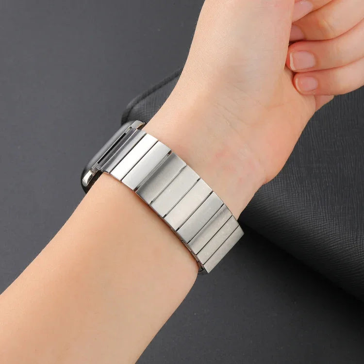 سوار ساعة من الفولاذ المغناطيسي لسلسلة Apple Watch، 7 مقاس 41مم / 6&SE&5&4 مقاس 40مم / 3&2&1 مقاس 38مم، 7 مقاس 45مم / 6&SE&5&4 مقاس 44مم / 3&2&1 مقاس 42مم