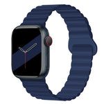 سوار ساعة سيليكون مغناطيسي بإبزيم عكسي لسلسلة Apple Watch، 7 مقاس 45مم / 6&SE&5&4 مقاس 44مم / 3&2&1 مقاس 42مم، 7 مقاس 41مم / 6&SE&5&4 مقاس 40مم / 3&2&1 مقاس 38مم