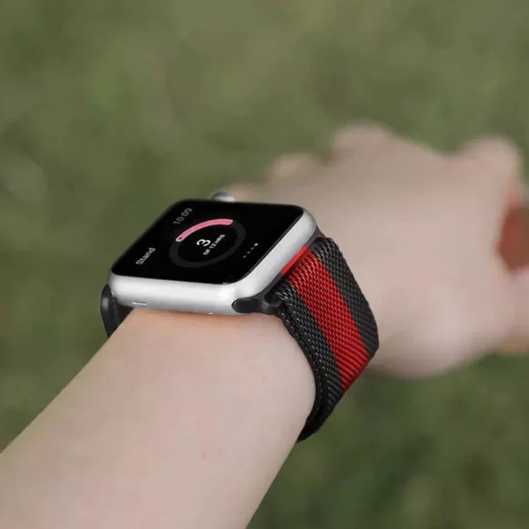 سوار ساعة ميلانيز من الفولاذ المقاوم للصدأ لسلسلة Apple Watch، 7 مقاس 45مم / 6&SE&5&4 مقاس 44مم / 3&2&1 مقاس 42مم، 7 مقاس 41مم / 6&SE&5&4 مقاس 40مم / 3&2&1 مقاس 38مم