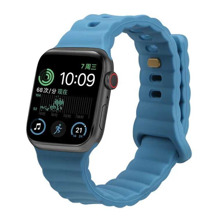 سوار ساعة من السيليكون مع إبزيم عكسي، لساعات Apple Watch Ultra 49 مم / السلسلة 8 و 7 45 مم / SE 2 و 6 و SE و 5 و 4 44 مم / 3 و 2 و 1 42 مم، لساعات Apple Watch السلسلة 8 و 7 41 مم / SE 2 و 6 و SE و 5 و 4 40 مم / 3 و 2 و 1 38 مم