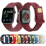 سوار ساعة من السيليكون مع إبزيم عكسي، لساعات Apple Watch Ultra 49 مم / السلسلة 8 و 7 45 مم / SE 2 و 6 و SE و 5 و 4 44 مم / 3 و 2 و 1 42 مم، لساعات Apple Watch السلسلة 8 و 7 41 مم / SE 2 و 6 و SE و 5 و 4 40 مم / 3 و 2 و 1 38 مم