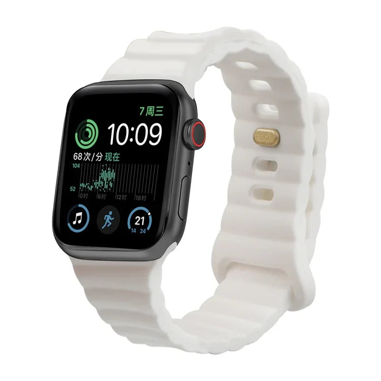سوار ساعة من السيليكون مع إبزيم عكسي، لساعات Apple Watch Ultra 49 مم / السلسلة 8 و 7 45 مم / SE 2 و 6 و SE و 5 و 4 44 مم / 3 و 2 و 1 42 مم، لساعات Apple Watch السلسلة 8 و 7 41 مم / SE 2 و 6 و SE و 5 و 4 40 مم / 3 و 2 و 1 38 مم