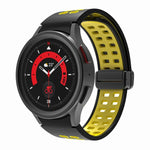 سوار ساعة سيليكوني قابل للطي مع ثقوب مزدوجة، لساعات Samsung Galaxy Watch5 Pro