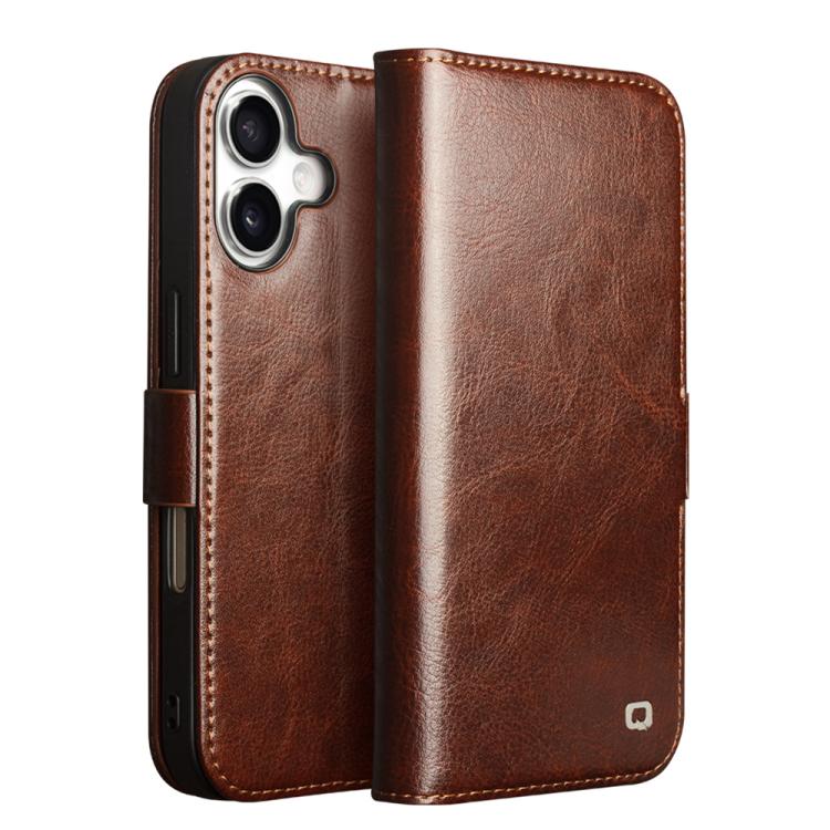 غطاء هاتف من الجلد الطبيعي الكلاسيكي QIALINO مع إبزيم 103، لهواتف iPhone 17e / 16e، iPhone 17 Pro Max، iPhone 17 Pro، iPhone 17، iPhone Air، iPhone 15 Pro Max، iPhone 15 Plus، iPhone 15