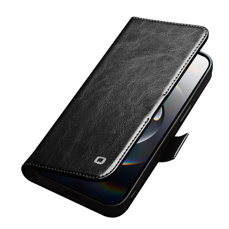 غطاء هاتف من الجلد الطبيعي الكلاسيكي QIALINO مع إبزيم 103، لهواتف iPhone 17e / 16e، iPhone 17 Pro Max، iPhone 17 Pro، iPhone 17، iPhone Air، iPhone 15 Pro Max، iPhone 15 Plus، iPhone 15