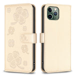غطاء هاتف من الجلد المنقوش بأوراق البرسيم الرباعية، لهواتف iPhone 7 / 8 / SE 2022، لهاتف iPhone 13 Pro Max، لهاتف iPhone 13 Pro، لهاتف iPhone 13، لهواتف iPhone 12 / 12 Pro، لهاتف iPhone 12 Pro Max، لهاتف iPhone 11 Pro Max، لهاتف iPhone 11