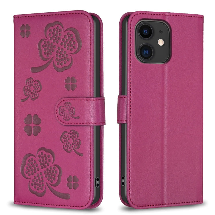 غطاء هاتف من الجلد المنقوش بأوراق البرسيم الرباعية، لهواتف iPhone 7 / 8 / SE 2022، لهاتف iPhone 13 Pro Max، لهاتف iPhone 13 Pro، لهاتف iPhone 13، لهواتف iPhone 12 / 12 Pro، لهاتف iPhone 12 Pro Max، لهاتف iPhone 11 Pro Max، لهاتف iPhone 11