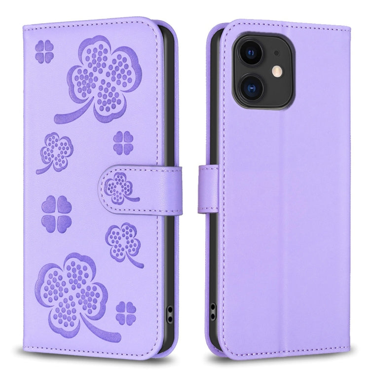 غطاء هاتف من الجلد المنقوش بأوراق البرسيم الرباعية، لهواتف iPhone 7 / 8 / SE 2022، لهاتف iPhone 13 Pro Max، لهاتف iPhone 13 Pro، لهاتف iPhone 13، لهواتف iPhone 12 / 12 Pro، لهاتف iPhone 12 Pro Max، لهاتف iPhone 11 Pro Max، لهاتف iPhone 11