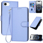 غطاء هاتف من الجلد بنقشة ألياف الكربون مع إبزيم وحبل معصم YX0070، لهواتف iPhone 17e / 16e، iPhone 17 Pro Max، iPhone 17 Pro، iPhone 17، iPhone Air، iPhone 16 Pro Max