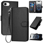 غطاء هاتف من الجلد بنقشة ألياف الكربون مع إبزيم وحبل معصم YX0070، لهواتف iPhone 17e / 16e، iPhone 17 Pro Max، iPhone 17 Pro، iPhone 17، iPhone Air، iPhone 16 Pro Max