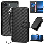 غطاء هاتف من الجلد بنقشة ألياف الكربون مع إبزيم وحبل معصم YX0070، لهواتف iPhone 17e / 16e، iPhone 17 Pro Max، iPhone 17 Pro، iPhone 17، iPhone Air، iPhone 16 Pro Max