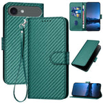 غطاء هاتف من الجلد بنقشة ألياف الكربون مع إبزيم وحبل معصم YX0070، لهواتف iPhone 17e / 16e، iPhone 17 Pro Max، iPhone 17 Pro، iPhone 17، iPhone Air، iPhone 16 Pro Max