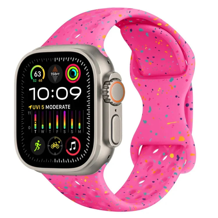 سوار ساعة من السيليكون بنمط تمويه مع إبزيم فراشة بنمط ثقوب، لسلسلة Apple Watch Ultra 2 مقاس 49مم، لسلسلة Apple Watch 9 مقاس 45مم، لسلسلة Apple Watch 9 مقاس 41مم، لسلسلة Apple Watch Ultra مقاس 49مم