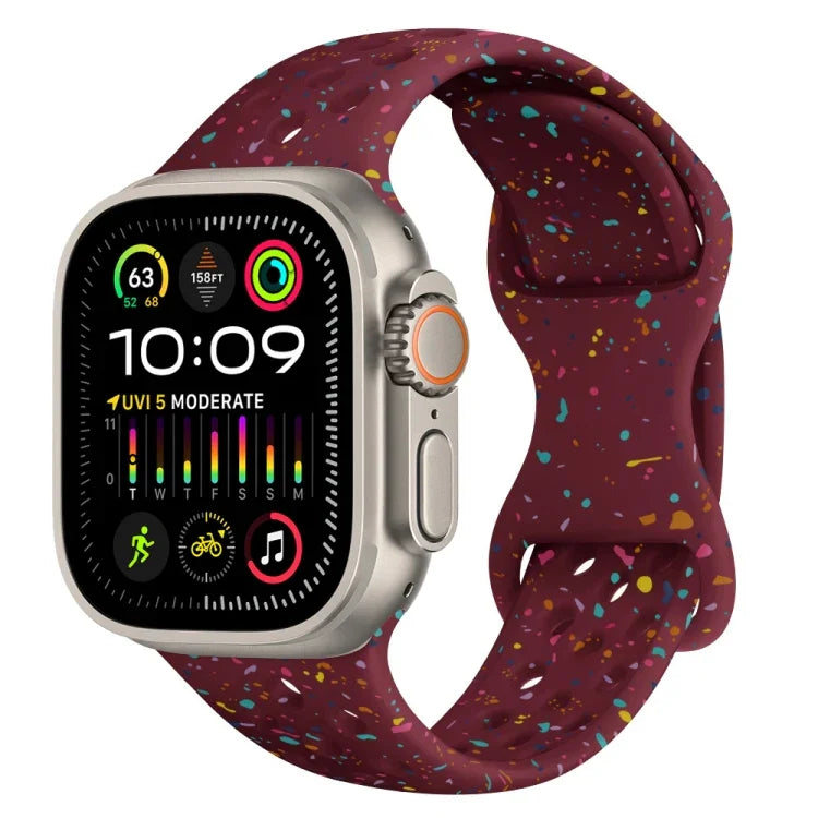 سوار ساعة من السيليكون بنمط تمويه مع إبزيم فراشة بنمط ثقوب، لسلسلة Apple Watch Ultra 2 مقاس 49مم، لسلسلة Apple Watch 9 مقاس 45مم، لسلسلة Apple Watch 9 مقاس 41مم، لسلسلة Apple Watch Ultra مقاس 49مم