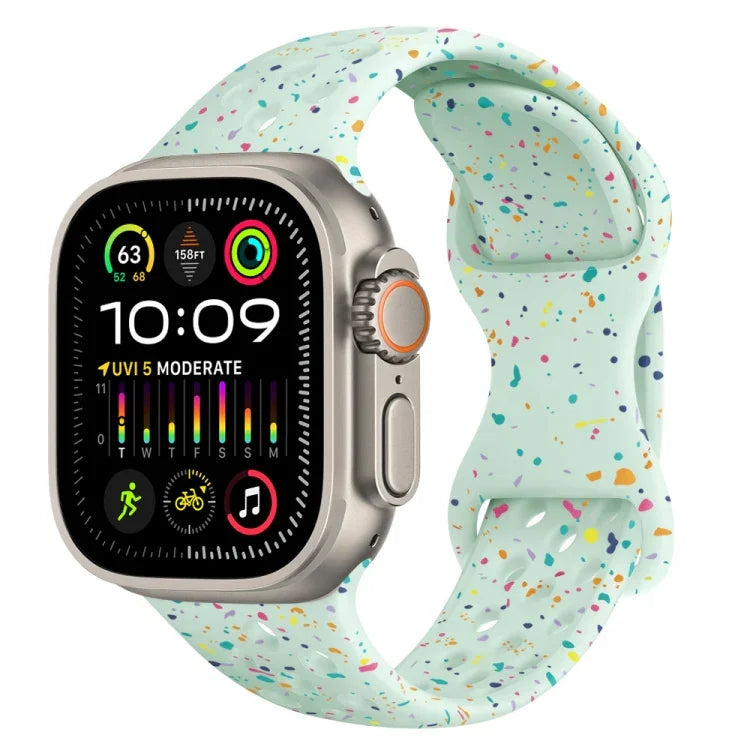 سوار ساعة من السيليكون بنمط تمويه مع إبزيم فراشة بنمط ثقوب، لسلسلة Apple Watch Ultra 2 مقاس 49مم، لسلسلة Apple Watch 9 مقاس 45مم، لسلسلة Apple Watch 9 مقاس 41مم، لسلسلة Apple Watch Ultra مقاس 49مم