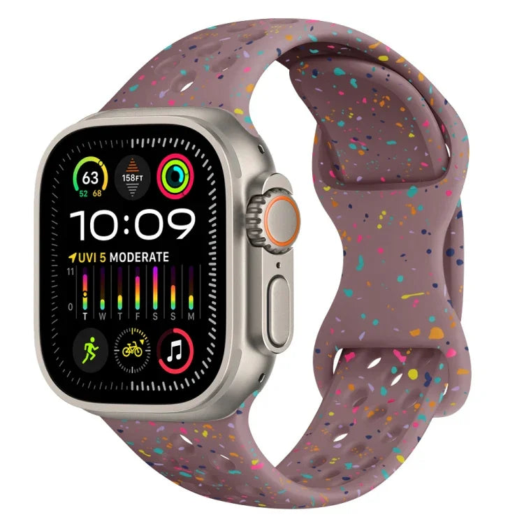 سوار ساعة من السيليكون بنمط تمويه مع إبزيم فراشة بنمط ثقوب، لسلسلة Apple Watch Ultra 2 مقاس 49مم، لسلسلة Apple Watch 9 مقاس 45مم، لسلسلة Apple Watch 9 مقاس 41مم، لسلسلة Apple Watch Ultra مقاس 49مم