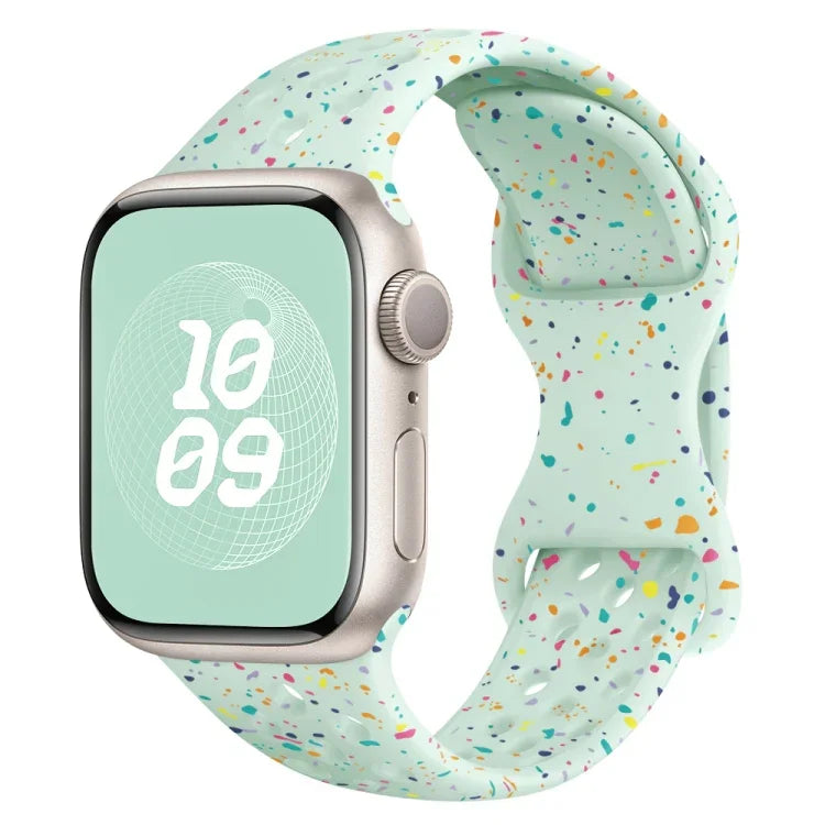 سوار ساعة من السيليكون بنمط تمويه مع إبزيم فراشة بنمط ثقوب، لسلسلة Apple Watch 7 مقاس 41مم، لسلسلة Apple Watch 7 مقاس 45مم، لسلسلة Apple Watch SE مقاس 40مم، لسلسلة Apple Watch SE مقاس 44مم
