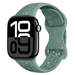سوار ساعة من السيليكون بنمط تمويه مع إبزيم فراشة بنمط ثقوب، لسلسلة Apple Watch 10 مقاس 46مم، لسلسلة Apple Watch 10 مقاس 42مم، لسلسلة Apple Watch SE 2023 مقاس 44مم، لسلسلة Apple Watch SE 2023 مقاس 40مم