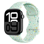 سوار ساعة من السيليكون بنمط تمويه مع إبزيم فراشة بنمط ثقوب، لسلسلة Apple Watch 10 مقاس 46مم، لسلسلة Apple Watch 10 مقاس 42مم، لسلسلة Apple Watch SE 2023 مقاس 44مم، لسلسلة Apple Watch SE 2023 مقاس 40مم