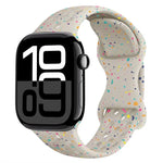 سوار ساعة من السيليكون بنمط تمويه مع إبزيم فراشة بنمط ثقوب، لسلسلة Apple Watch 10 مقاس 46مم، لسلسلة Apple Watch 10 مقاس 42مم، لسلسلة Apple Watch SE 2023 مقاس 44مم، لسلسلة Apple Watch SE 2023 مقاس 40مم