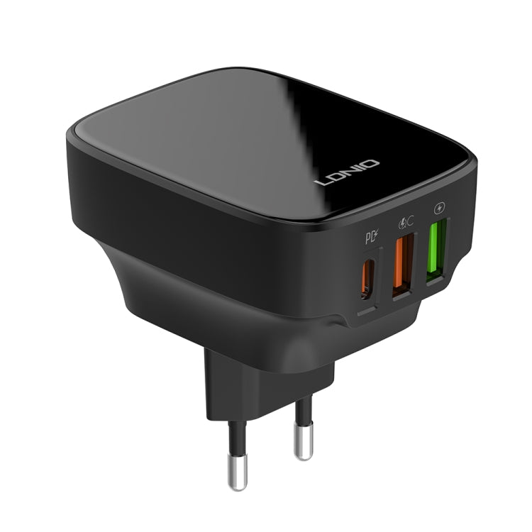 شاحن LDNIO Q334 بقوة 32 واط بمنفذ Type-C + منفذي USB مع كابل بيانات Micro USB بطول 1 متر، قابس الاتحاد الأوروبي