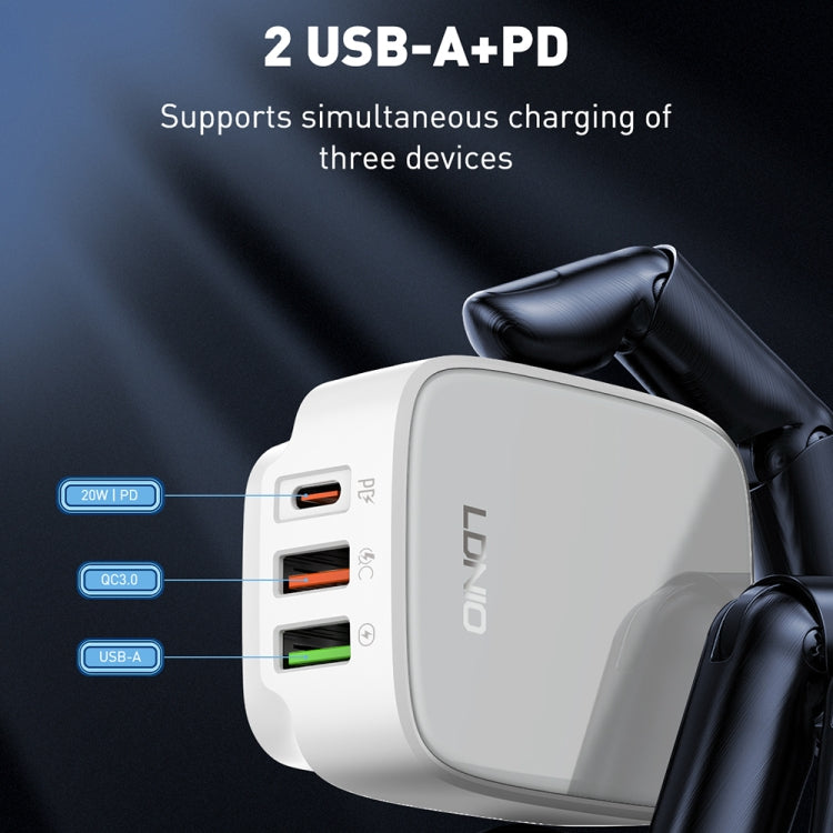 شاحن LDNIO Q334 بقوة 32 واط بمنفذ Type-C + منفذي USB مع كابل بيانات Micro USB بطول 1 متر، قابس الاتحاد الأوروبي