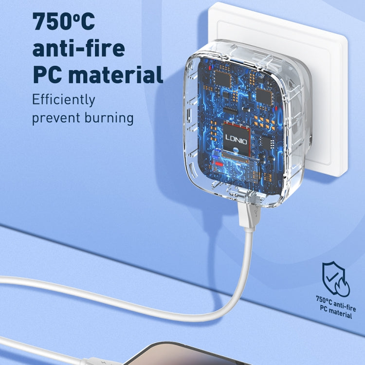 شاحن LDNIO Q334 بقوة 32 واط بمنفذ Type-C + منفذي USB مع كابل بيانات Micro USB بطول 1 متر، قابس الاتحاد الأوروبي
