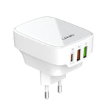 شاحن LDNIO Q334 بقوة 32 واط بمنفذ Type-C + منفذي USB مع كابل USB-C / Type-C إلى USB-C / Type-C بطول 1 متر، قابس الاتحاد الأوروبي، قابس المملكة المتحدة، قابس الولايات المتحدة