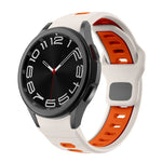 سوار ساعة سيليكون بمشبك عكسي مخطط بلونين، لساعات Samsung Galaxy Watch 7 / 6