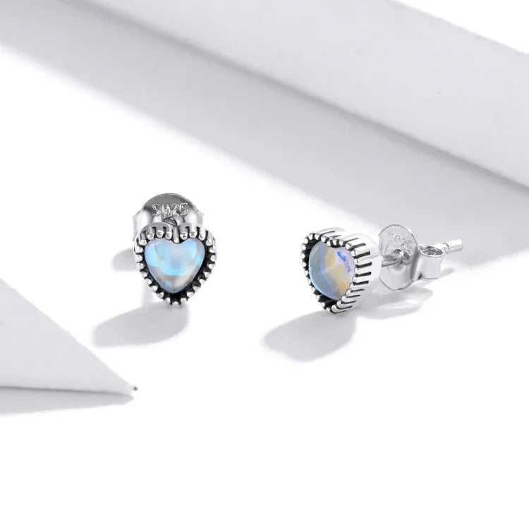 أقراط قلب زجاجي بسيطة من الفضة الإسترلينية S925