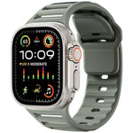 سوار ساعة سيليكون ثنائي اللون متعدد الثقوب مع مسمار واحد، لساعات Apple Watch مقاسات 46مم / 49مم / 45مم / 44مم